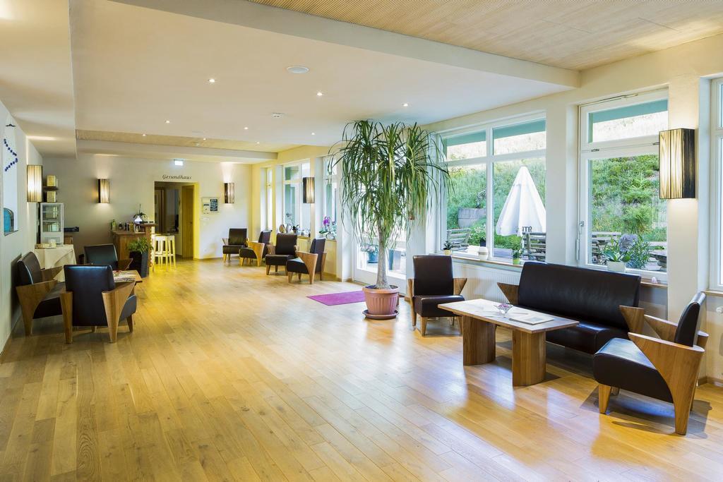"Gutshof Lilienfein" - Medical Resort & Herbal Spa Im Suedschwarzwald فيدين المظهر الخارجي الصورة
