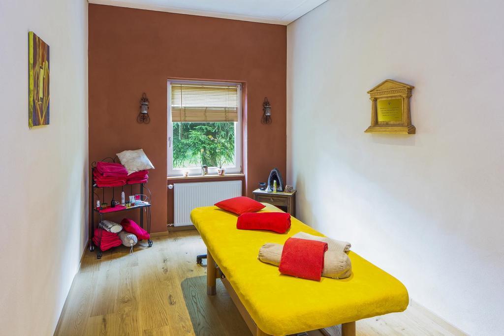 "Gutshof Lilienfein" - Medical Resort & Herbal Spa Im Suedschwarzwald فيدين المظهر الخارجي الصورة