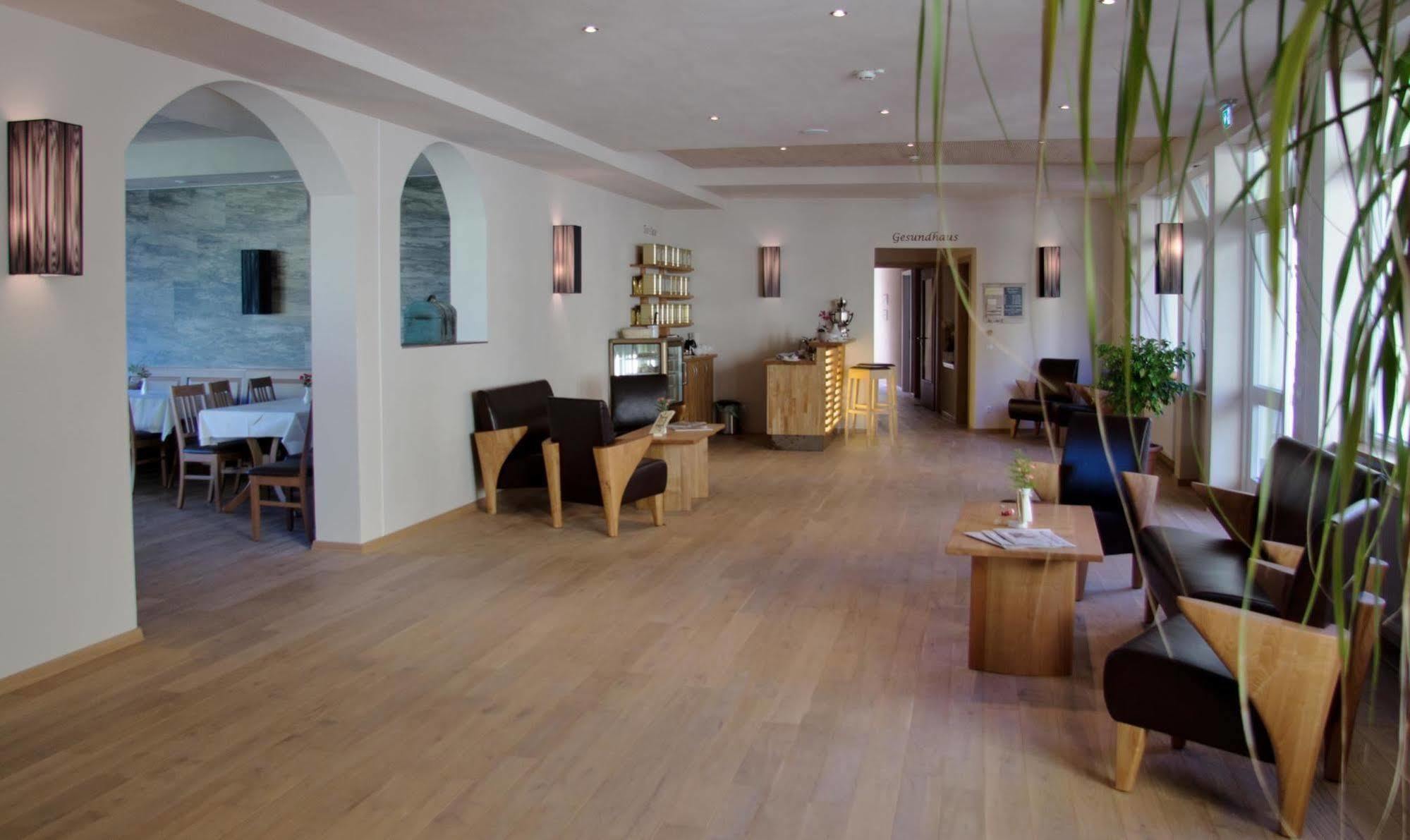 "Gutshof Lilienfein" - Medical Resort & Herbal Spa Im Suedschwarzwald فيدين المظهر الخارجي الصورة